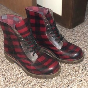 Dirty Laundry Rubber Boots